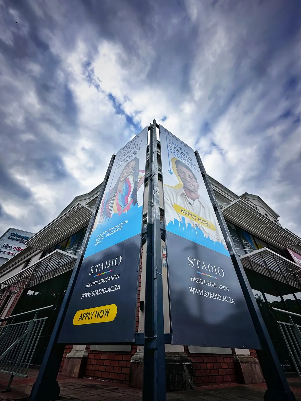 STADIO pylon signage